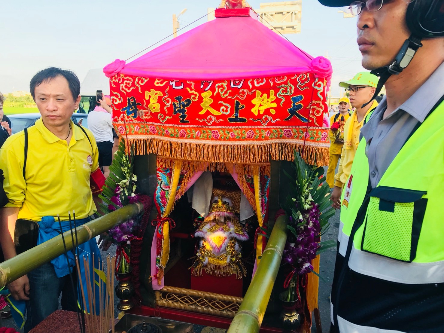 如今二度跪求「神轿一抬」众人皆泪流:白沙屯妈祖自有安排